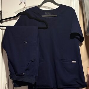 ✨ NAVY ~ FIGS SCRUB SET ✨